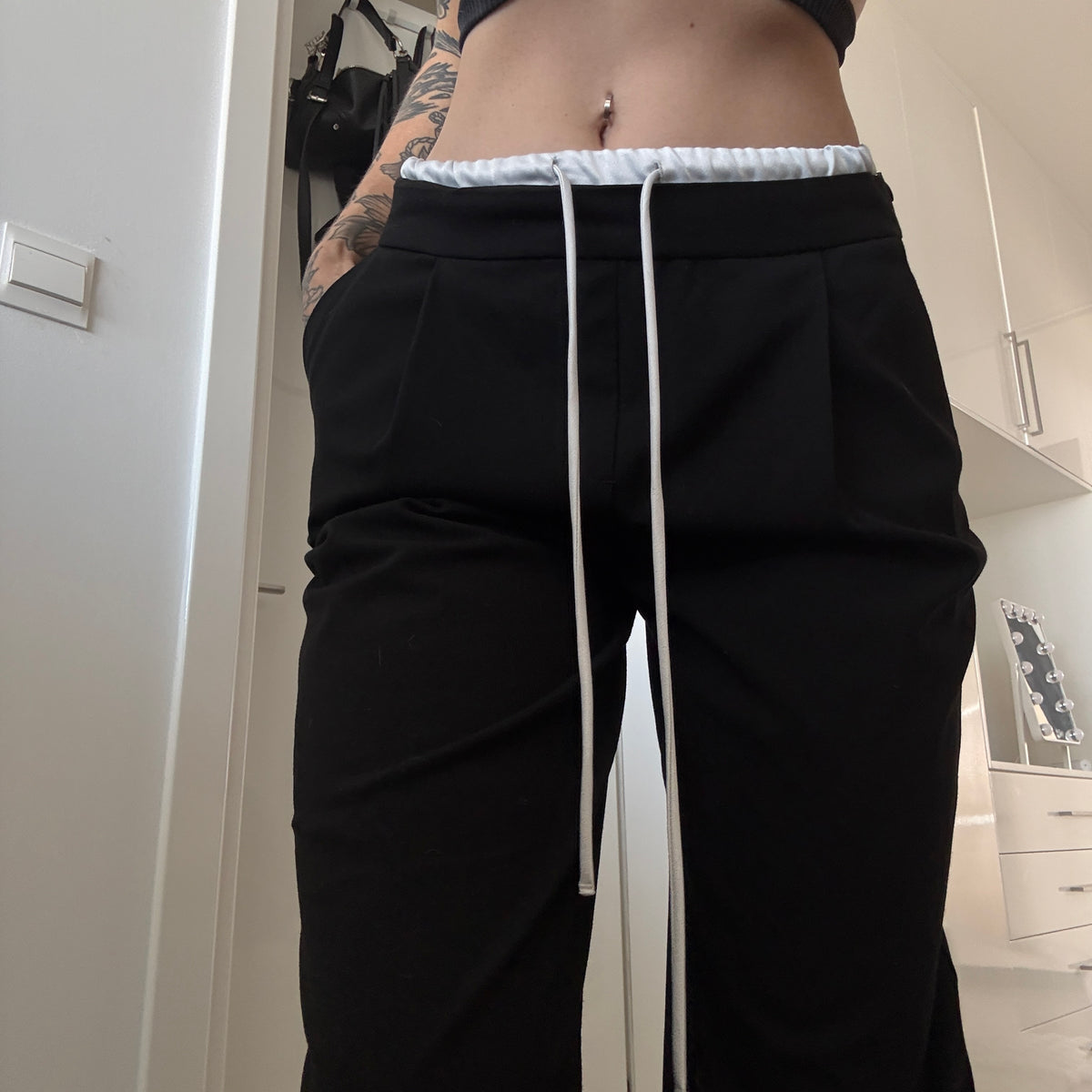 schwarze Hose