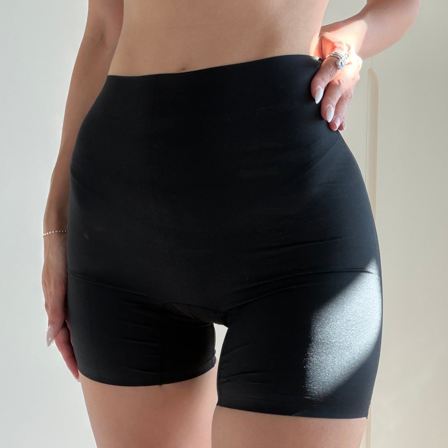 Shaiden Shorts eng