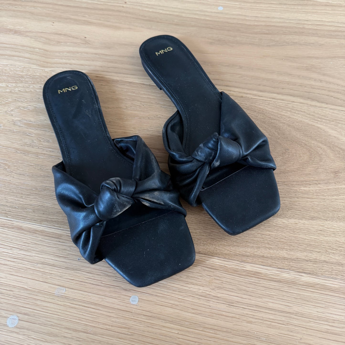 Shaiden Schlappen Schwarz