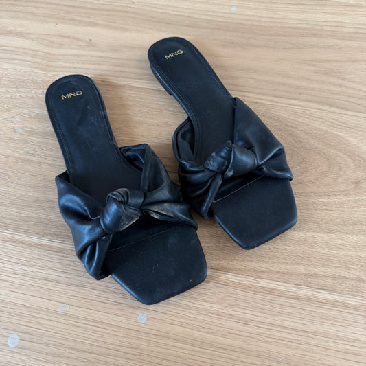 Shaiden Schlappen Schwarz